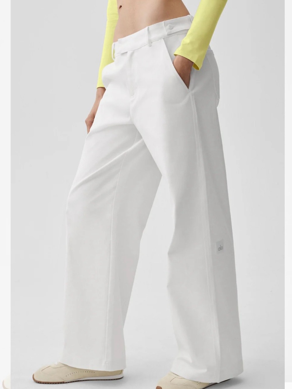 ALO YOGA High Road Straight Leg Pant White NWT size Medium